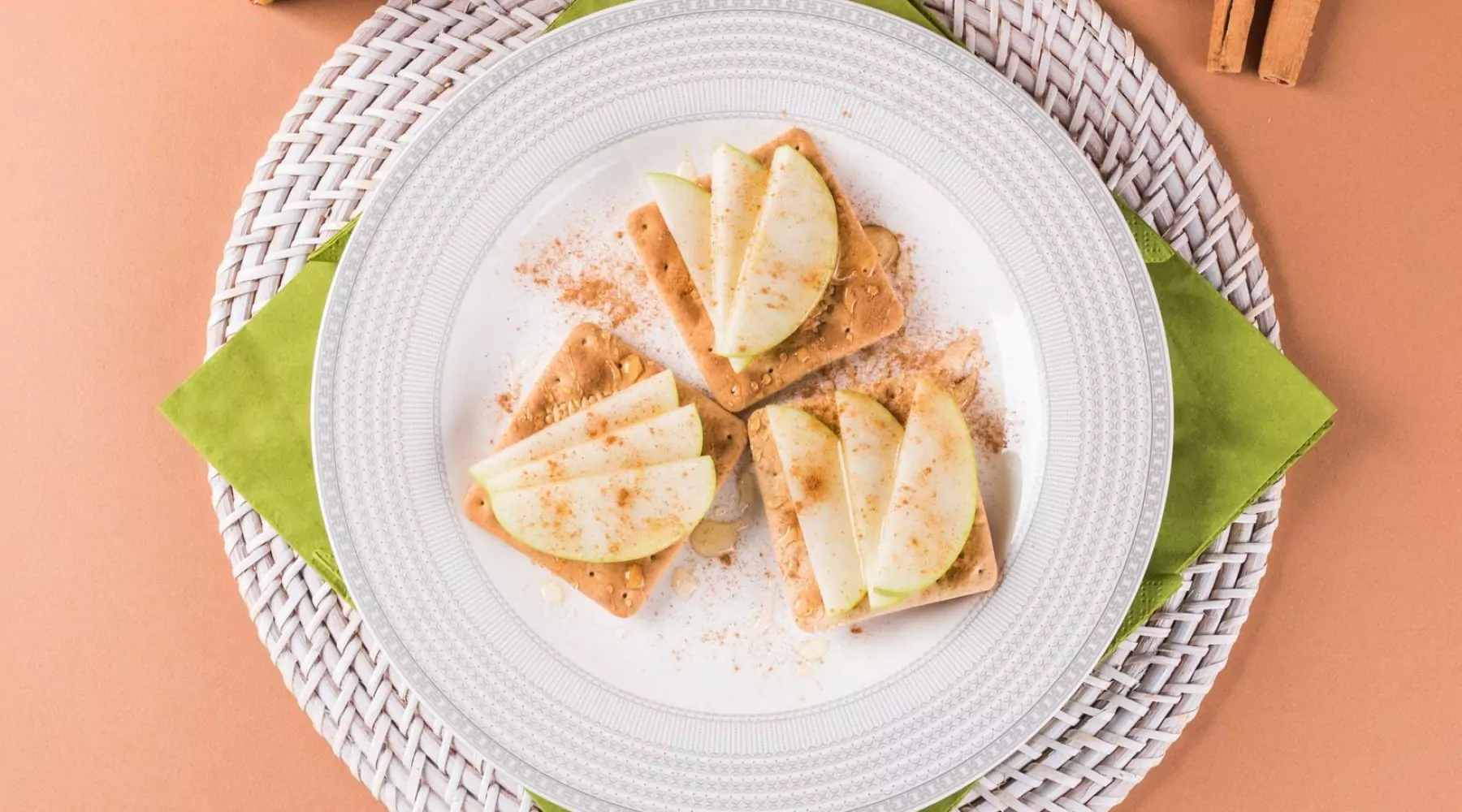 Top slider image for Ελαφρύ brunch με Cream Crackers με πράσινο μήλο