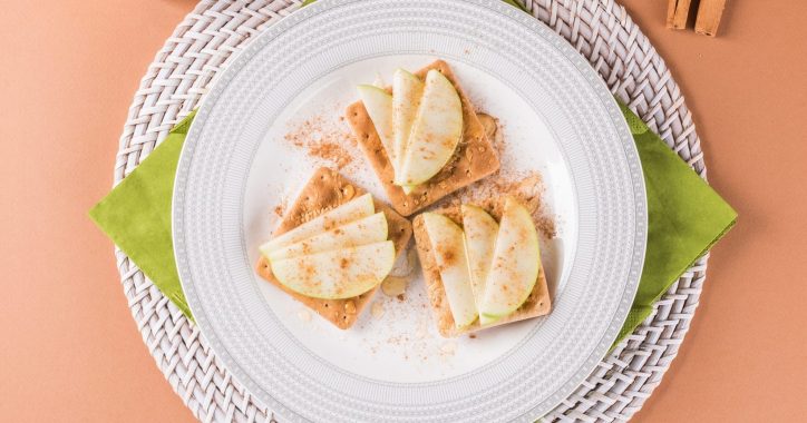 image for Ελαφρύ brunch με Cream Crackers με πράσινο μήλο