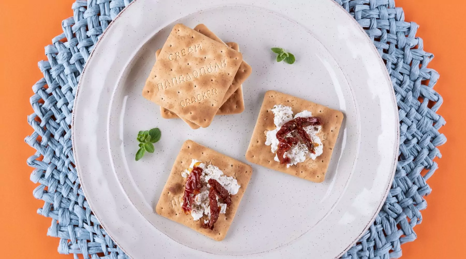 Top slider image for Cream Crackers με  ανθότυρο, λιαστή ντομάτα και ρίγανη
