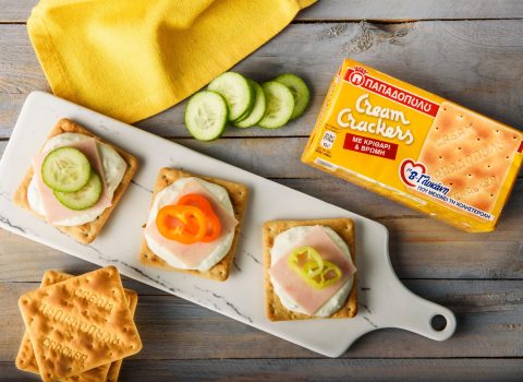 Featured image for Cream Crackers με β-γλυκάνη, κατίκι Δομοκού, γαλοπούλα & λαχανικά