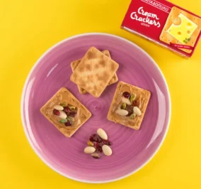 image for Πρωινό για ενέργεια με Cream Crackers, φιστικοβούτυρο και ξηρούς καρπούς
