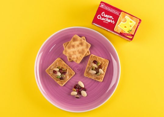 image for Πρωινό για ενέργεια με Cream Crackers, φιστικοβούτυρο και ξηρούς καρπούς