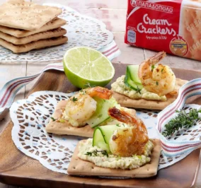 image for Καναπεδάκια με Cream Crackers Παπαδοπούλου και γαρίδες