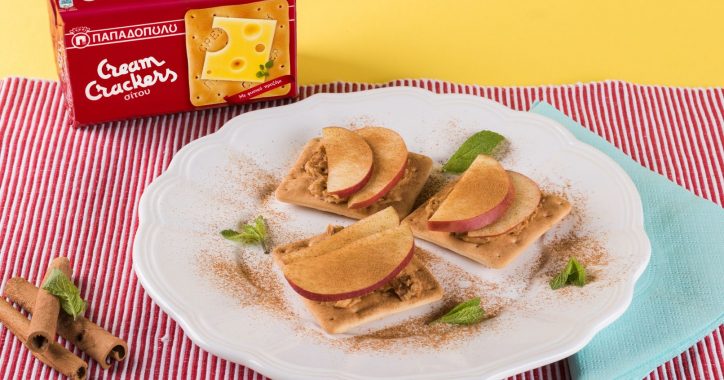image for Πρωινός γλυκός συνδυασμός με Cream Crackers , φιστικοβούτυρο και μήλο