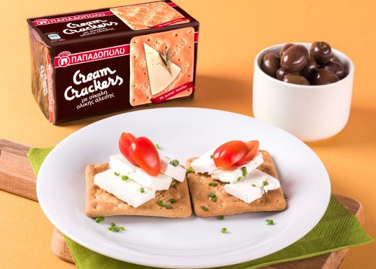 image for Γρήγορο, μεσογειακό γεύμα με Cream Crackers με Σίκαλη Ολικής Άλεσης