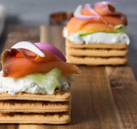 image for Ενδιάμεσο χορταστικό γεύμα με Cream Crackers Παπαδοπούλου