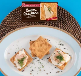 image for Ελαφρύ βραδινό με Cream Crackers, τυρί κρέμα, τόνο και άνηθο