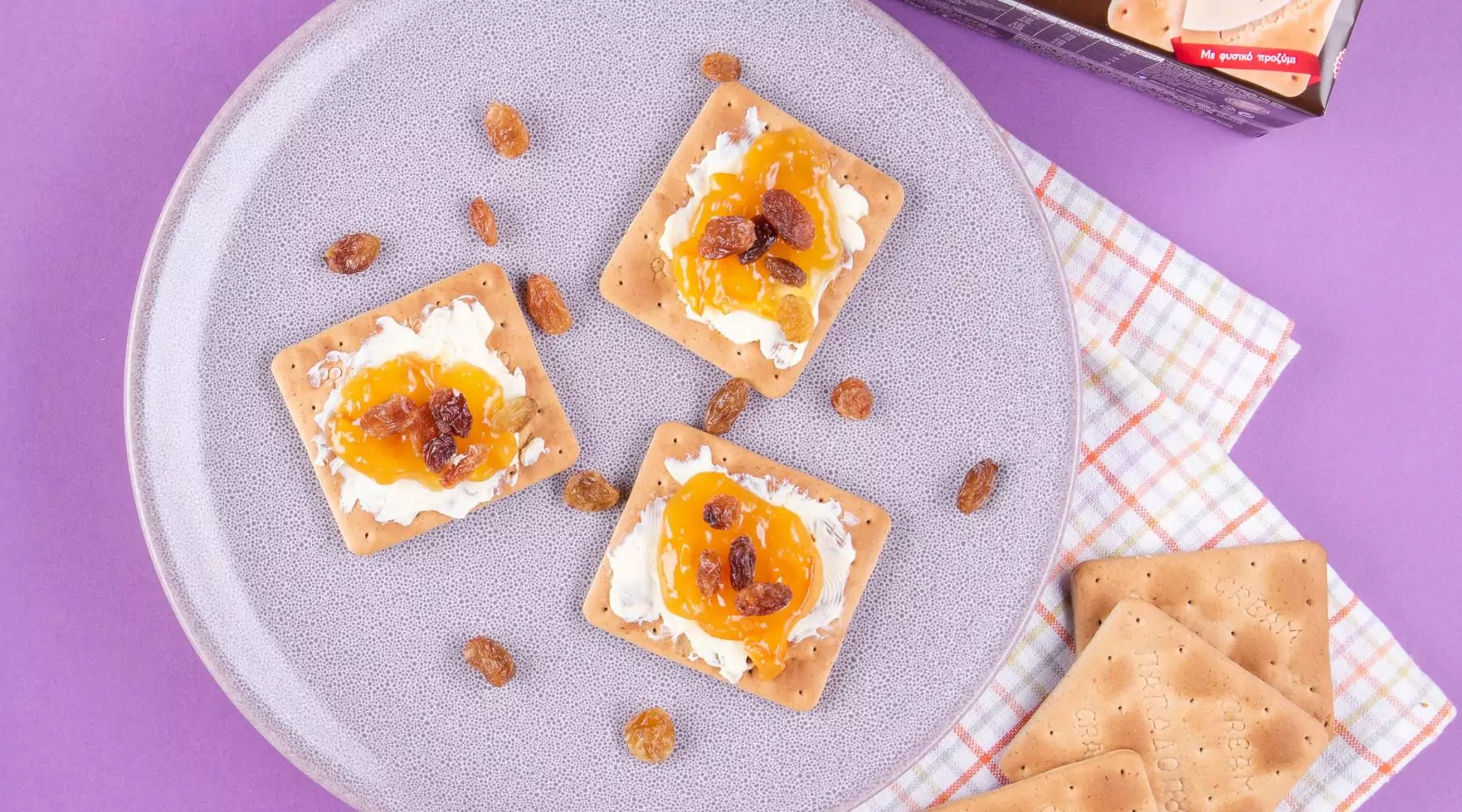 Top slider image for Cream Crackers Σίκαλη Ολικής, βούτυρο, μαρμελάδα και σταφίδες
