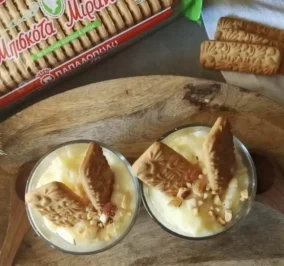 image for Γλυκό στο ποτήρι με κρέμα και μπισκότα ΜΙΡΑΝΤΑ 30 % λιγότερη ζάχαρη