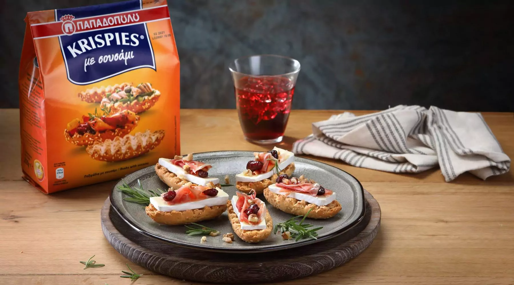 Top slider image for KRISPIES Παπαδοπούλου με σουσάμι με μπρι και κράνμπερι