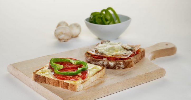 image for Πιτσάκια με Τοστ Γεύση2 Σίτου και ψωμί Χωριανό Ολικής Άλεσης