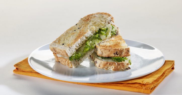 image for Το σάντουιτς του περιβολιού με ψωμί Χωριανό Παπαδοπούλου Πολύσπορο