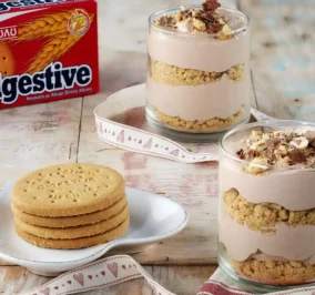 image for Trifle με μους χαλβά και μπισκότα Digestive Παπαδοπούλου