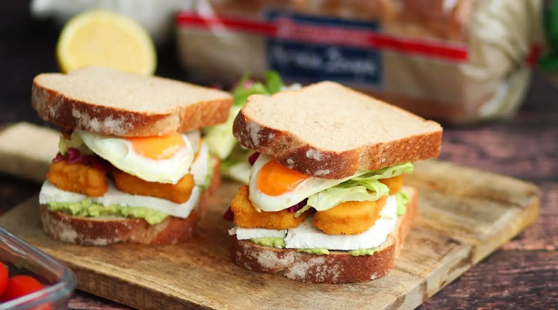 Featured image for Brunch με Αρχαία Σπορά με δίκοκκο σιτάρι ολικής, αβοκάντο, κοτόπουλο και αυγό
