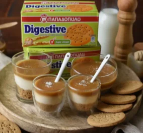 image for Cheesecake cups με healthy salted caramel και Digestive Παπαδοπούλου χωρίς ζάχαρη