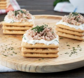 image for Εύκολο, γρήγορο και ελαφρύ βραδινό με Cream Crackers