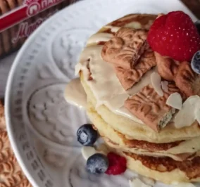 Banner for Pancakes με τριμμένα μπισκότα ΜΙΡΑΝΤΑ Ολικής Παπαδόπουλου