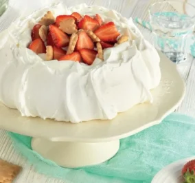 image for Πάβλοβα με φράουλες και Πτι Μπερ Παπαδοπούλου