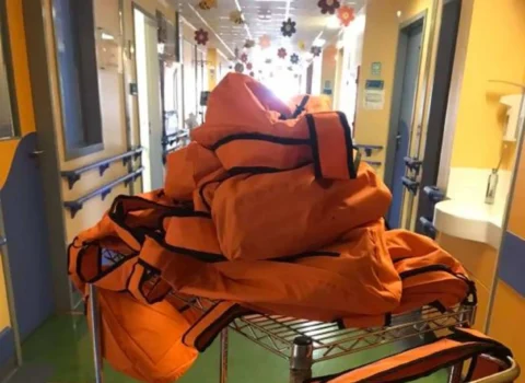 Featured image for Καρκινάκι: Survival kits για τους πιο γενναίους μαχητές μας