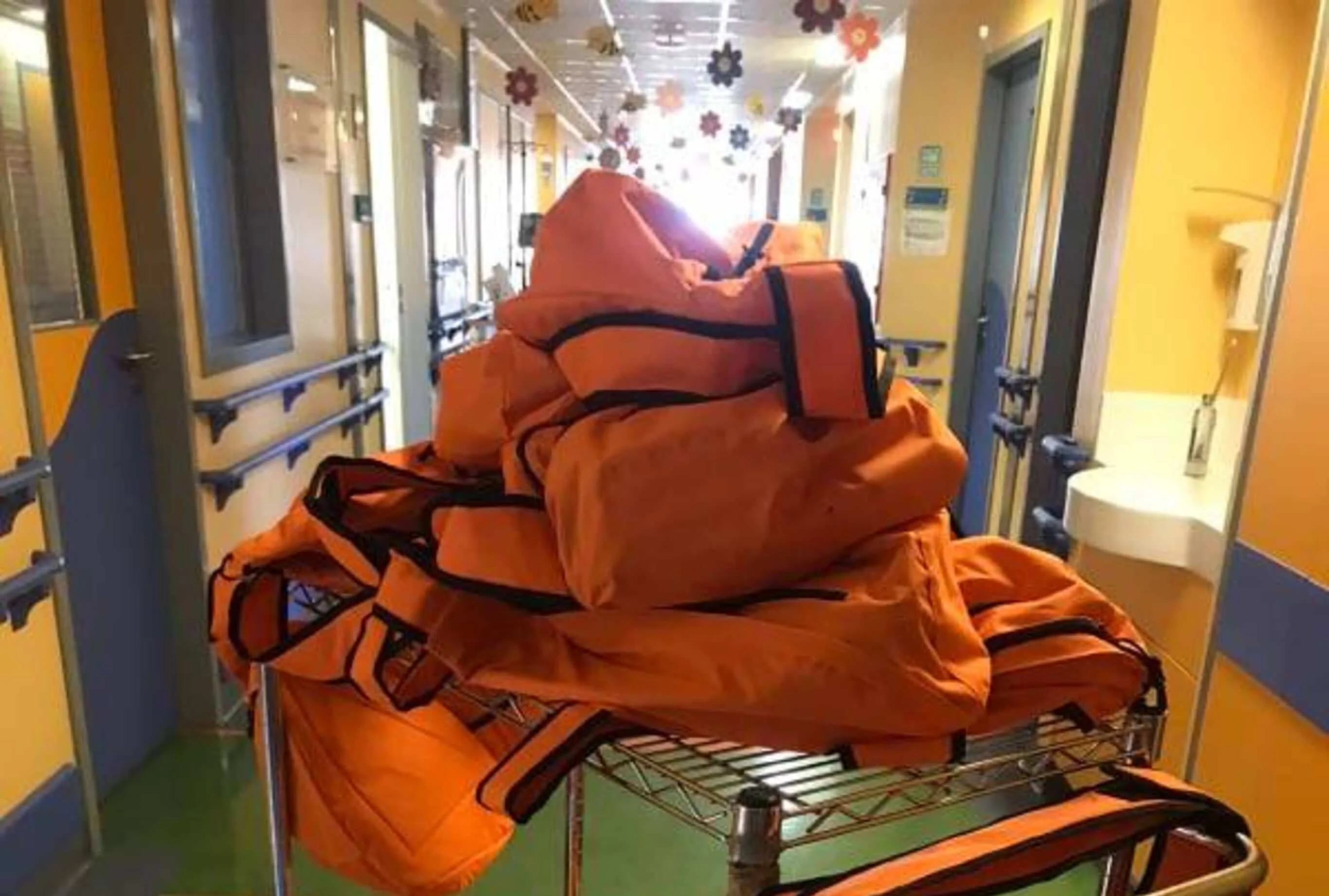  Image for Καρκινάκι: Survival kits για τους πιο γενναίους μαχητές μας