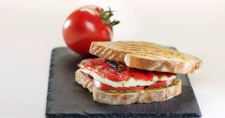 image for Veggie Πειρασμός με Ψωμί Χωριανό Παπαδοπούλου
