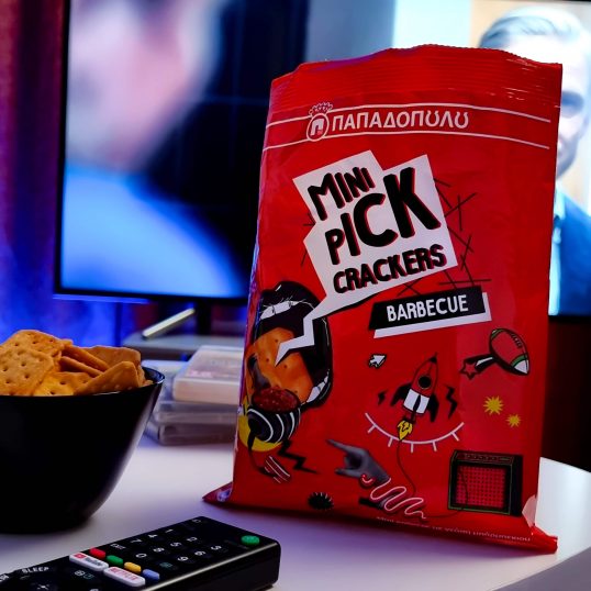 image for Mini Pick Crackers με γεύση Barbeque, ταινία και χαλάρωμα!