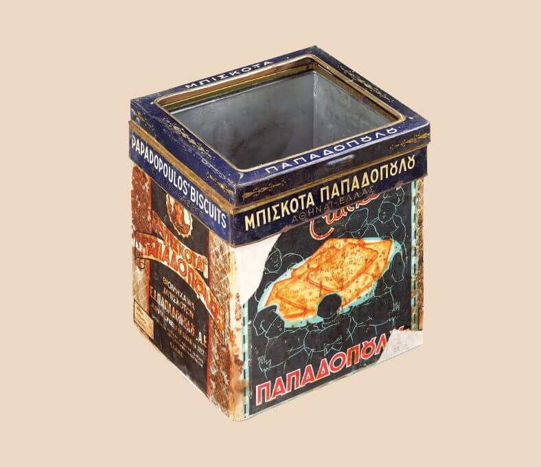 Μεταλλικό κουτί από την εποχή που τα Cream Crackers πωλούνταν χύμα. Πρωτοκυκλοφόρησαν το 1935... πώς περνάν τα χρόνια!