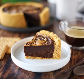 image for Τάρτα με σοκολάτα, φιστικοβούτυρο και Πτι-Μπερ χωρίς προσθήκη ζάχαρης
