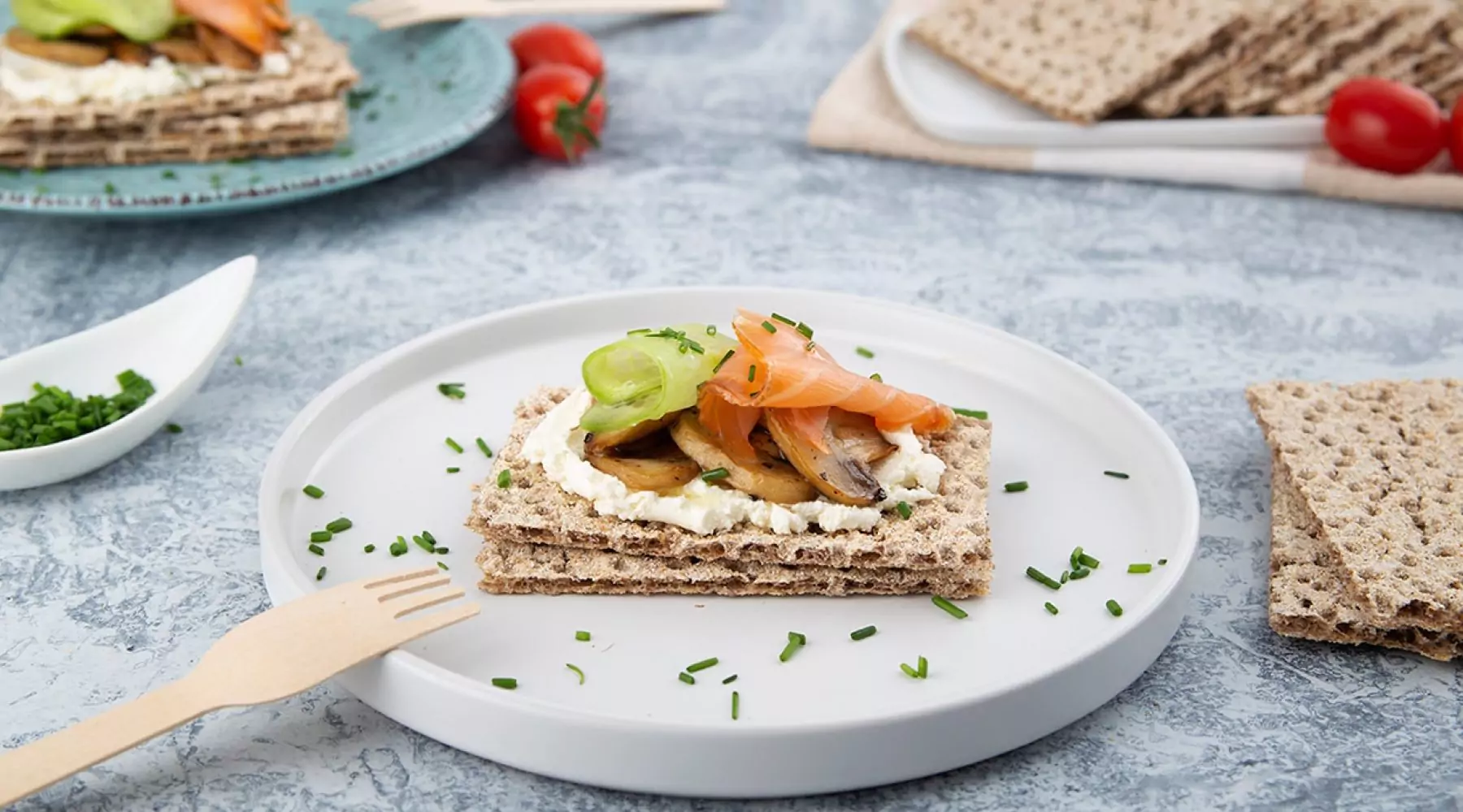 Top slider image for Λαχταριστό brunch με καπνιστό σολομό, THINS και ψητά λαχανικά