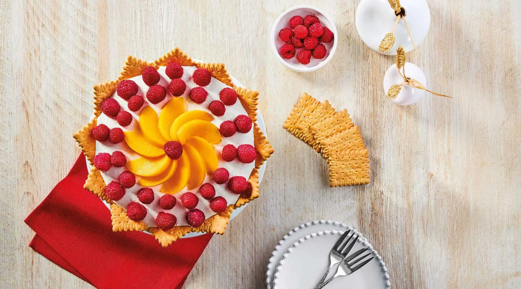 Top slider image for Τούρτα με κρέμα ricotta, ροδάκινο, βατόμουρο και Πτι-Μπερ
