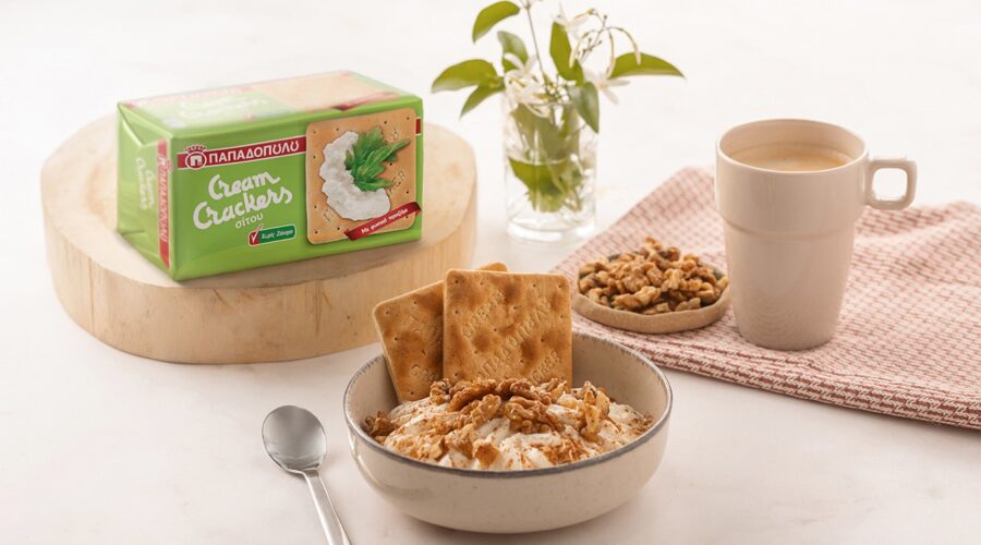 Top slider image for Cream Crackers Παπαδοπούλου με γιαούρτι, μέλι, καρύδια και κανέλα