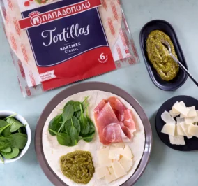 image for Τορτίγιες με προσούτο, παρμεζάνα, pesto & σπανάκι baby