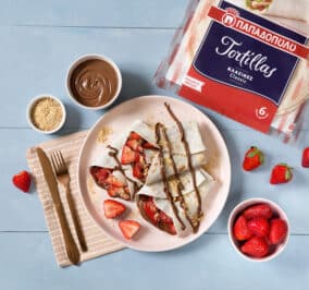 Banner for Τορτίγια - Κρέπα με πραλίνα φουντουκιού,φράουλες και μπισκότο
