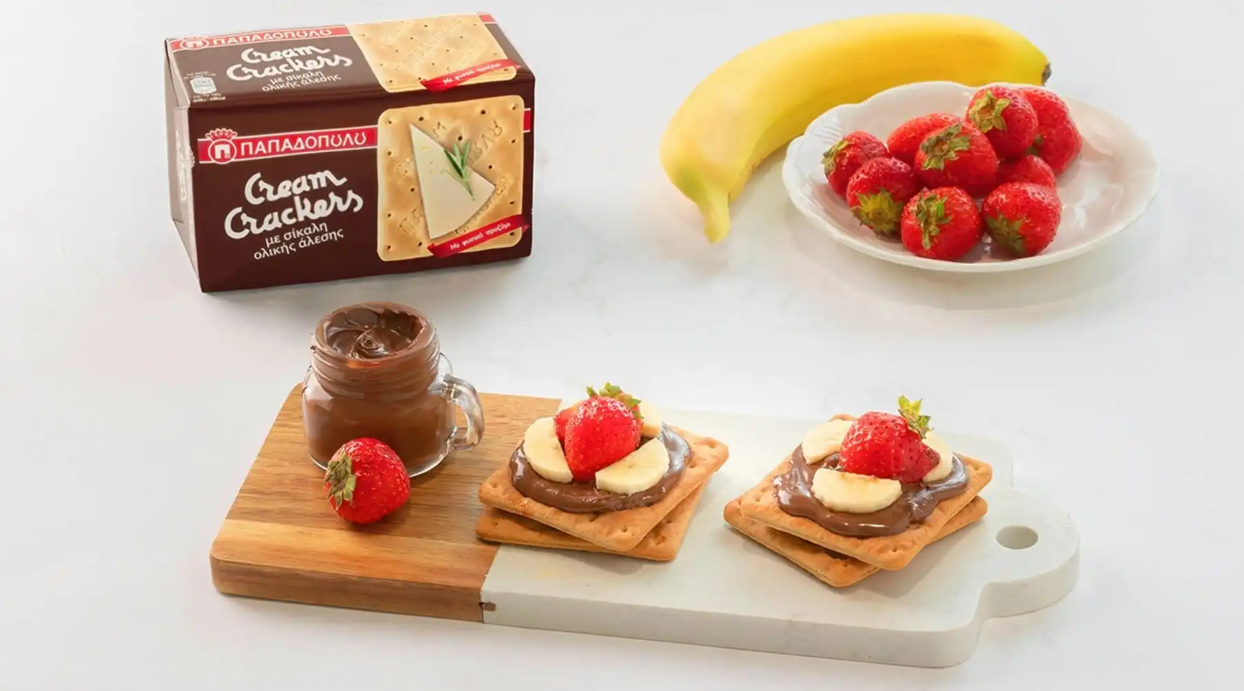  Image for Cream Crackers Παπαδοπούλου με άλειμμα πραλίνας φουντουκιού, μπανάνα και φράουλα
