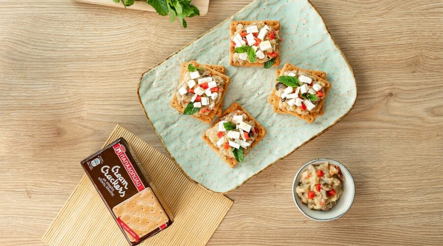 Top slider image for Cream Crackers Παπαδοπούλου με μελιτζανοσαλάτα, φέτα και δυόσμο