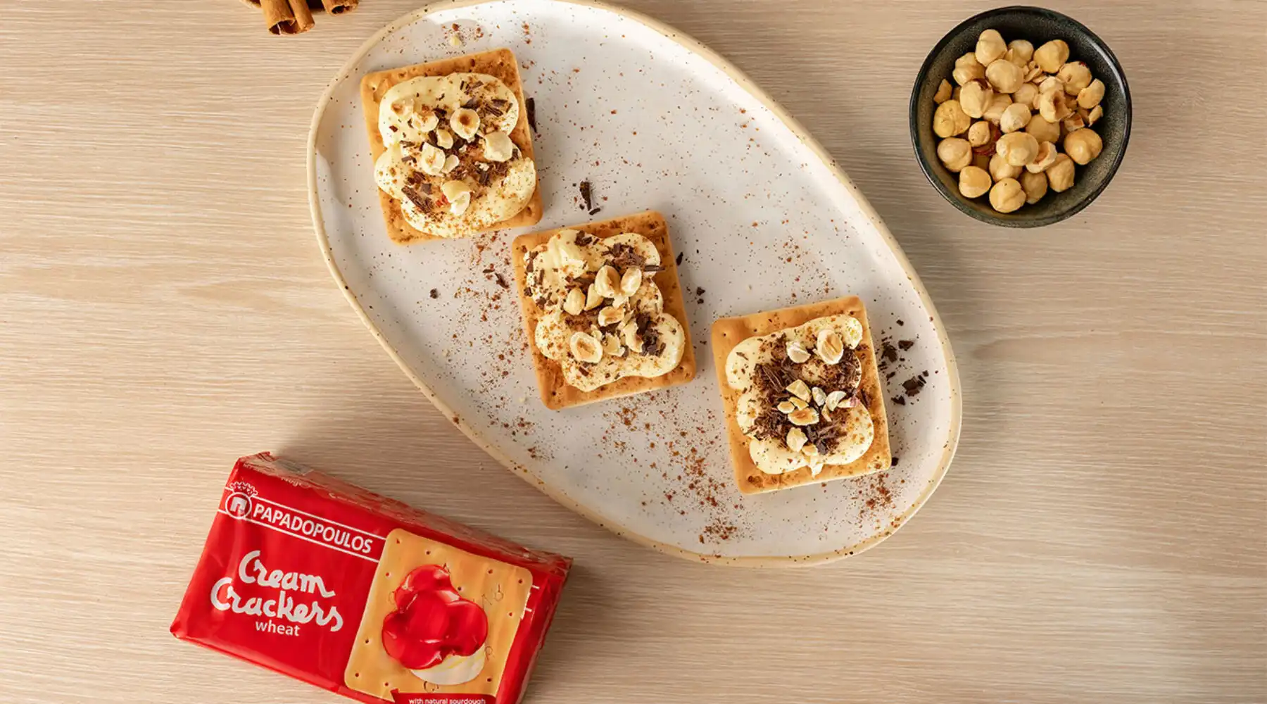 Top slider image for Cream Crackers Παπαδοπούλου με κρέμα βανίλιας, φουντούκια, σοκολάτα και κανέλα