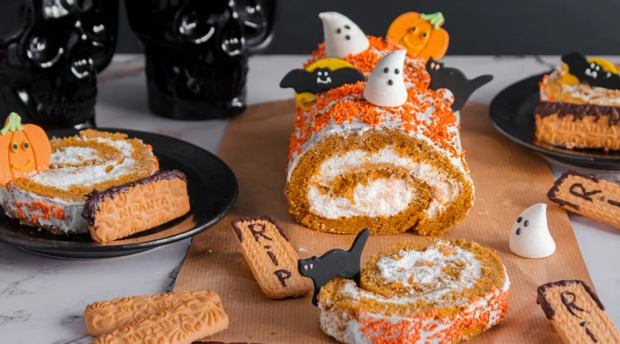 Top slider image for Halloween Pumpkin roll γεμιστό με κρέμα και μπισκότα Μιράντα
