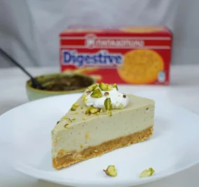 Banner for Cheesecake με μπισκότα Digestive Παπαδοπούλου και φυστίκια Αιγίνης