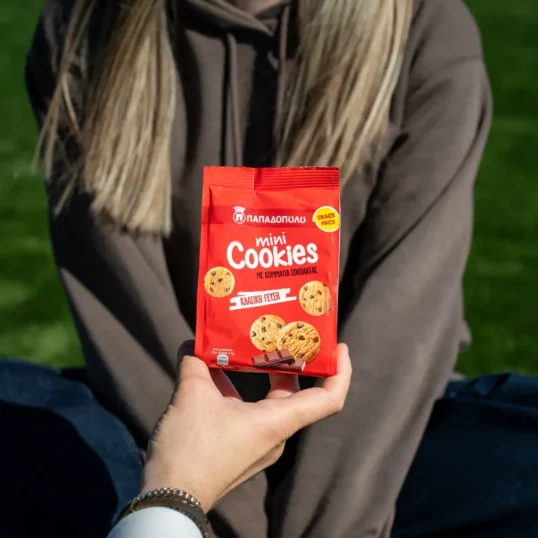 Recipe for Mini cookies με κομμάτια σοκολάτας. Μικρές μπουκιές, μεγάλες στιγμές.